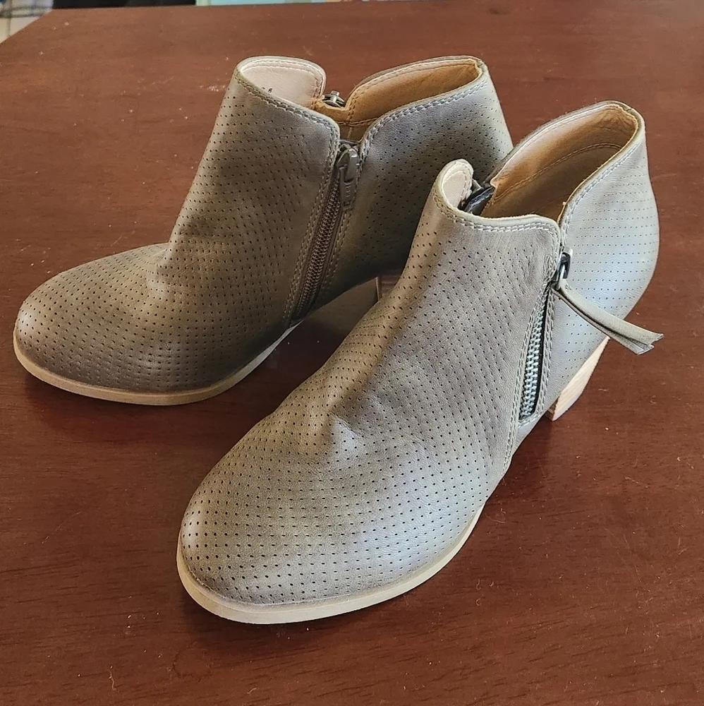 Report Heeled Booties - Picture 4 of 5